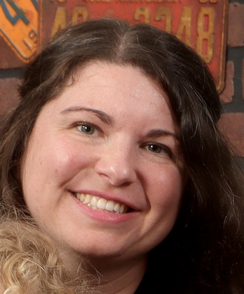 Bobbi Dell (Wife / Mother)